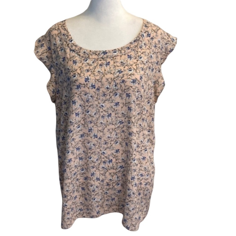 Everleigh Light Pink Cap Sleeve Relaxed Blouse. Size L. Excellent condition.